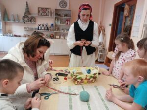 Подробнее о статье «Бабулiн куфэрак»