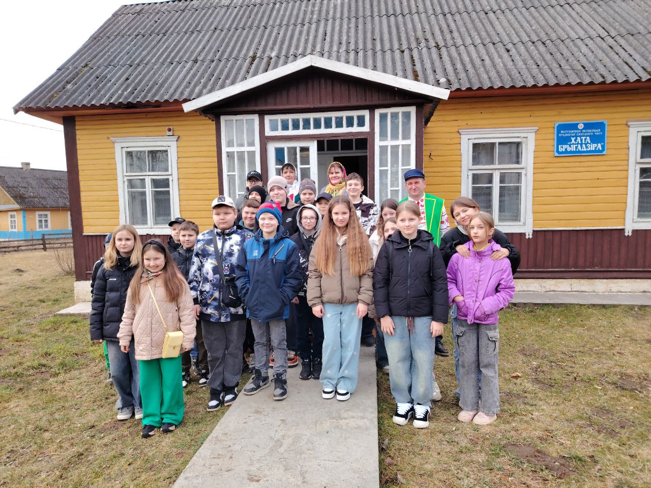 Вы сейчас просматриваете Экскурсия по выставочной экспозиции предметов советского времени «Хата брыгадзира»