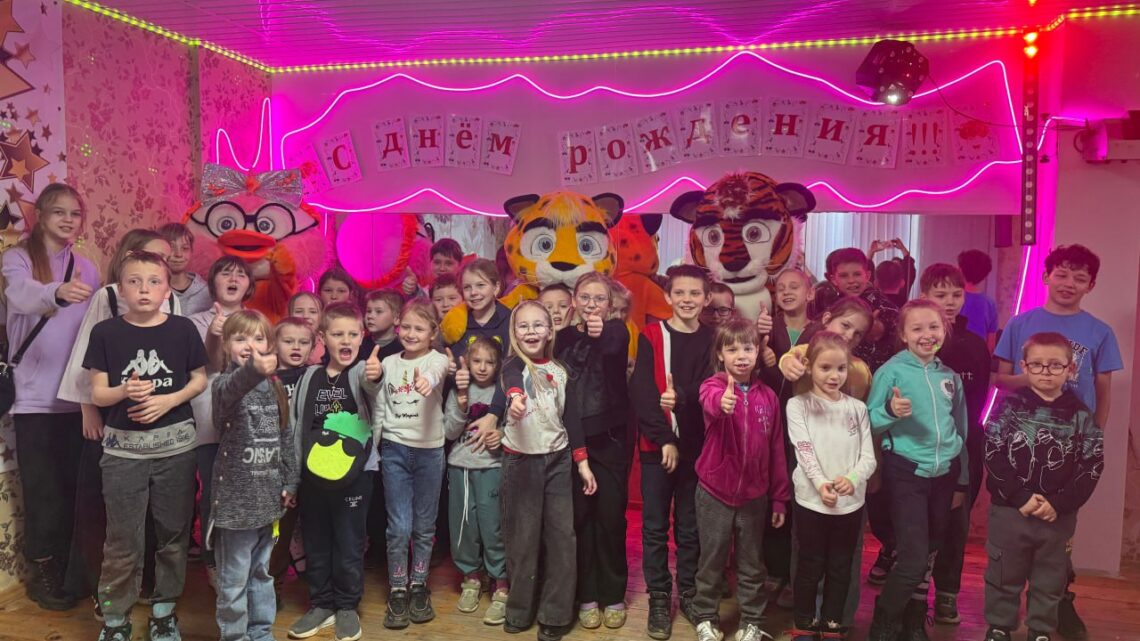 Праздничный домик «Мир Сказки» встречает гостей