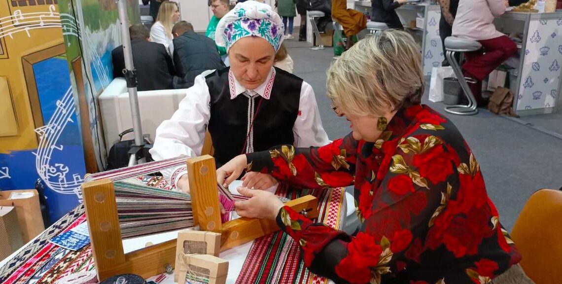 ЯДНАЕМСЯ РАМЁСТВАМІ
