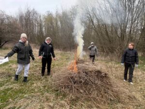 Подробнее о статье Коллектив ГУК «Дятловский РЦКиНТ» присоединился к республиканскому и районному субботнику
