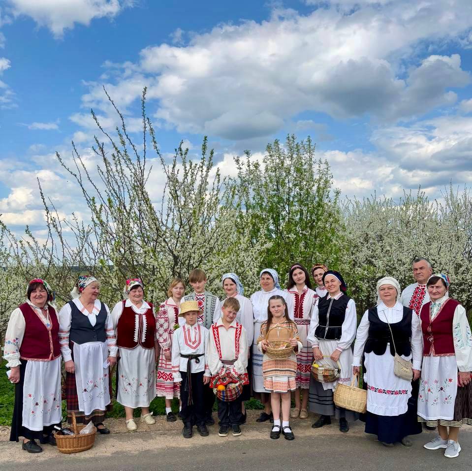 Вы сейчас просматриваете Абрад «Валачобнiкi» у в. Погiры Дзятлаўскага раёна.