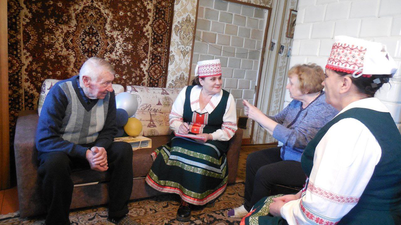 Вы сейчас просматриваете С ВИЗИТОМ ДОБРА, РАДОСТИ И ПЕСНИ