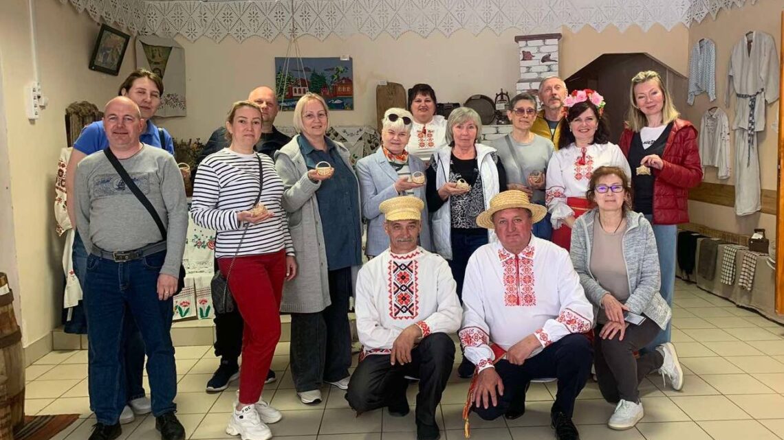 Агрогородок Дворец продолжает встречать туристов!