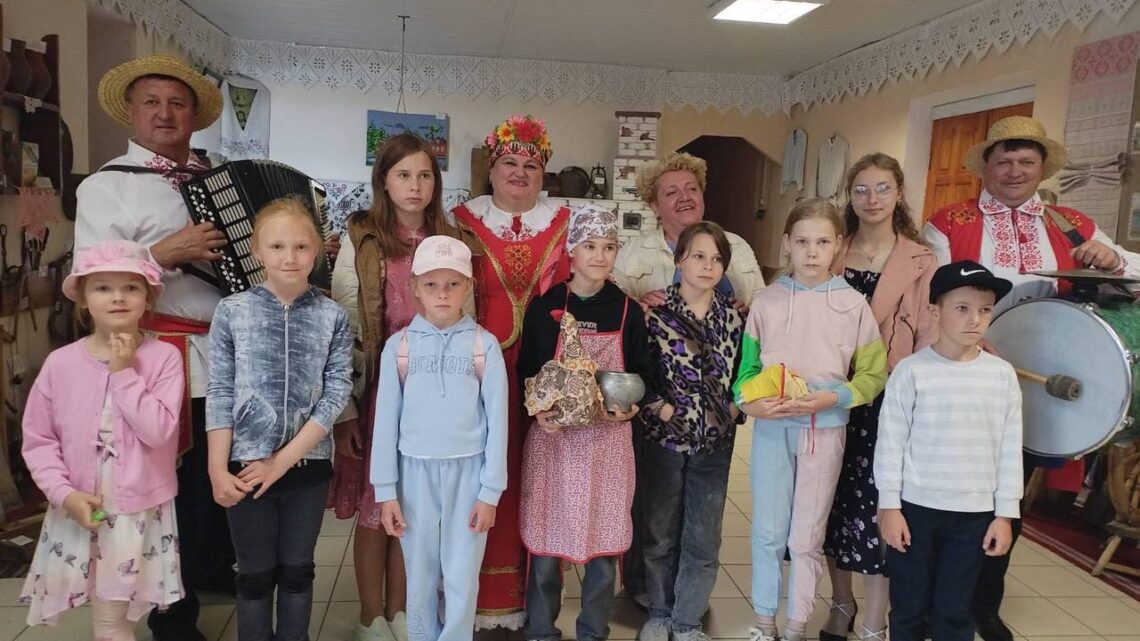 «Як жылі і час бавілі нашы продкі»