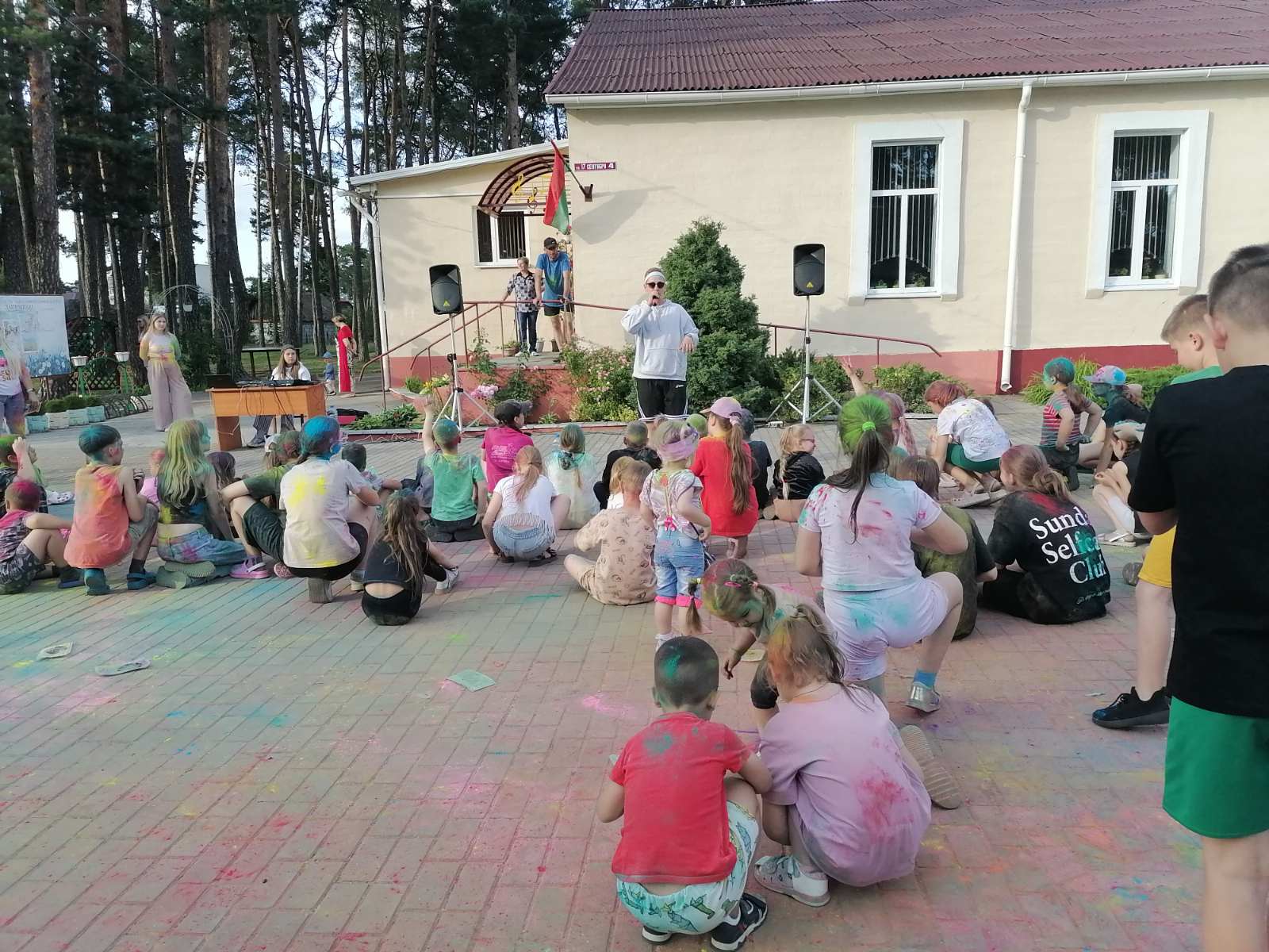 Вы сейчас просматриваете Фестиваль красок в г.п. Новоельня