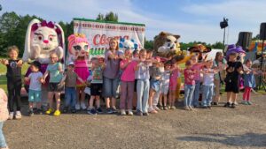 Подробнее о статье Образцовая студия ростовых кукол «Яркий праздник для всех» на «Свяце Вышыванкі»