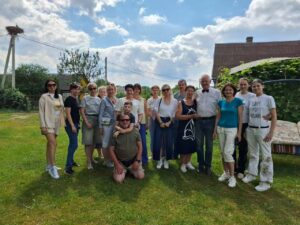 Подробнее о статье Туристы из России в гостях у Анатолия и Тамары Кардаш.