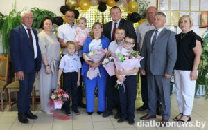 Подробнее о статье Наталля Хаванская: “Я знайшла сваё шчасце ў дзецях” (+відэа)