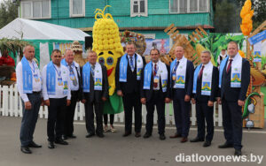 Подробнее о статье Калі ласка на дзятлаўскі падворак!