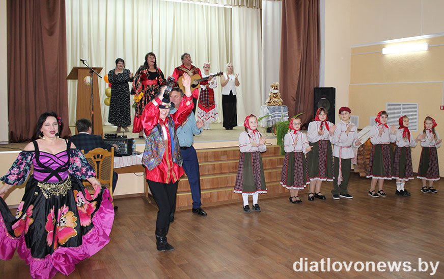 Вы сейчас просматриваете Поспехаў і дабрабыту пажадалі работнікам ААТ “Дварэц-Агра”