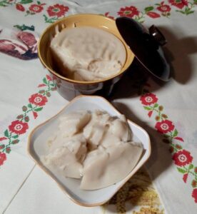 Подробнее о статье Аўсяны кісель: старажытная беларуская страва, якую можна рэзаць нажом👀