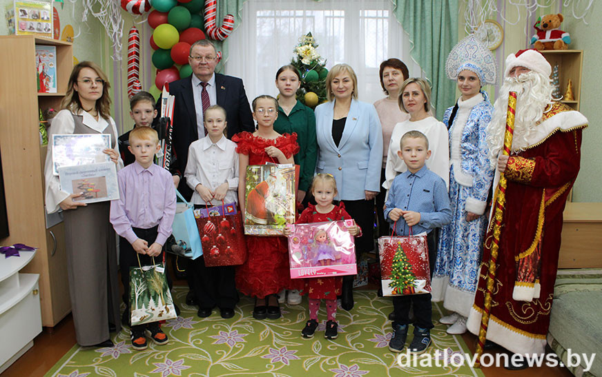 Вы сейчас просматриваете Акцыя “Нашы дзеці”. У Новым годзе будзьце здаровымі і шчаслівымі