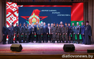 Подробнее о статье Дзятлаўшчына маладая. Удзельнікі клуба “Мужнасць” прынеслі прысягу на вернасць закону, народу, Айчыне