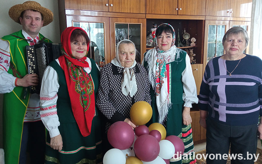 Вы сейчас просматриваете Год беларускай жанчыны. Моцы і здароўя на доўгія гады – Марыі Гранкоўскай