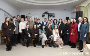 Подробнее о статье Месца сустрэчы моладзі – “Святкі.by”