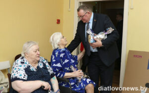 Подробнее о статье Акцыя “Ад усёй душы”. Візіт дабра – у бальніцу сястрынскага догляду