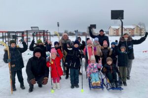 Подробнее о статье ❄️😉«Мы выбираем ЗОЖ»: как играли в хоккей и гоняли на санках в агрогородке Дворец