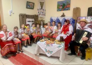 Подробнее о статье Вясна ідзе-свята ў Дварцы! 🌾🐦