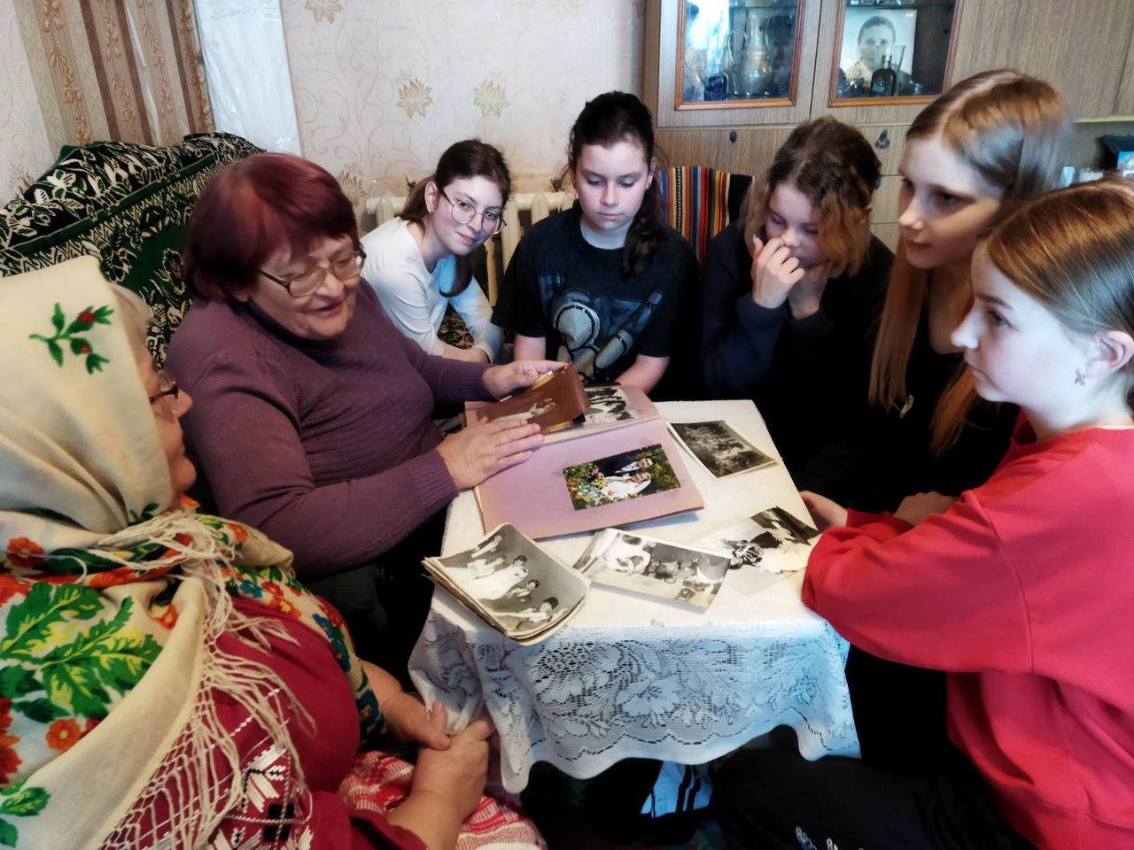 Вы сейчас просматриваете 🌿 Этнаграфічная экспедыцыя: беларуская вяселле вачыма дзяцей