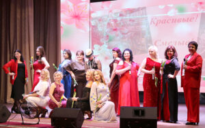 Подробнее о статье Кветкі і песні вам, дарагія жанчыны!