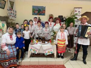 Подробнее о статье 🕊️🐣🥮Вялікодныя традыцыі ажываюць у Дварцы!