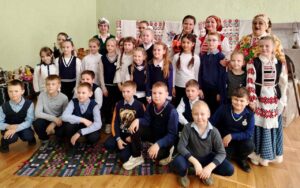 Подробнее о статье Сэрца поўніцца радасцю: як мы разам з дзецьмі і дарослымі далучыліся да традыцый 