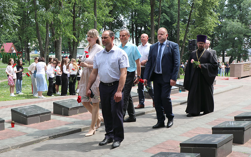 Подробнее о статье Незабыўныя старонкі ваенных гадоў. Мітынг-рэквіем “Жыць, каб памятаць”
