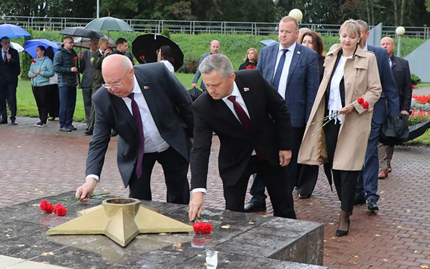 Подробнее о статье Помнім тых, хто падарыў нам адзінства і незалежнасць